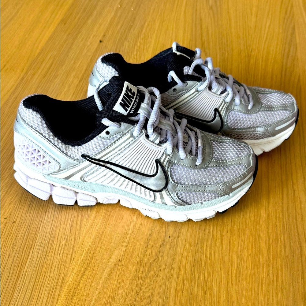 Nike Vomero. Great condition. Barely used. 6 1/2